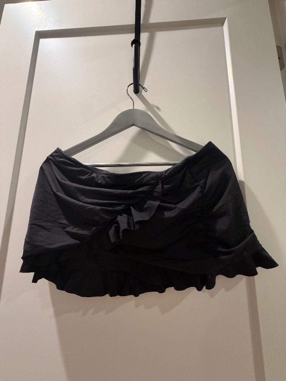 White House Black Market Black Ruffle with Ruching Swimsuit Bottom Large